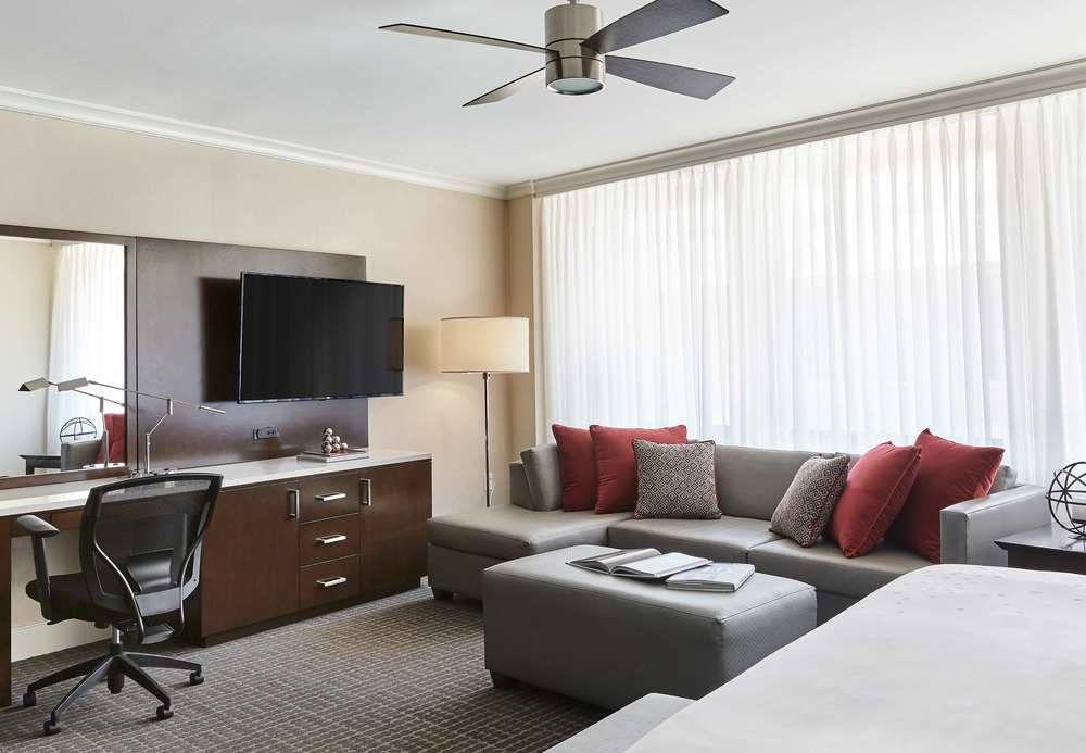 Renaissance New Orleans Arts Warehouse District Hotel Bagian luar foto