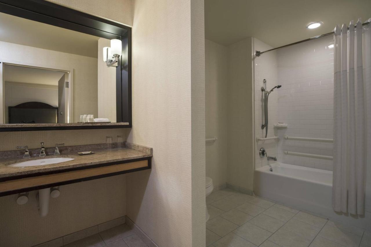 Renaissance New Orleans Arts Warehouse District Hotel Bagian luar foto