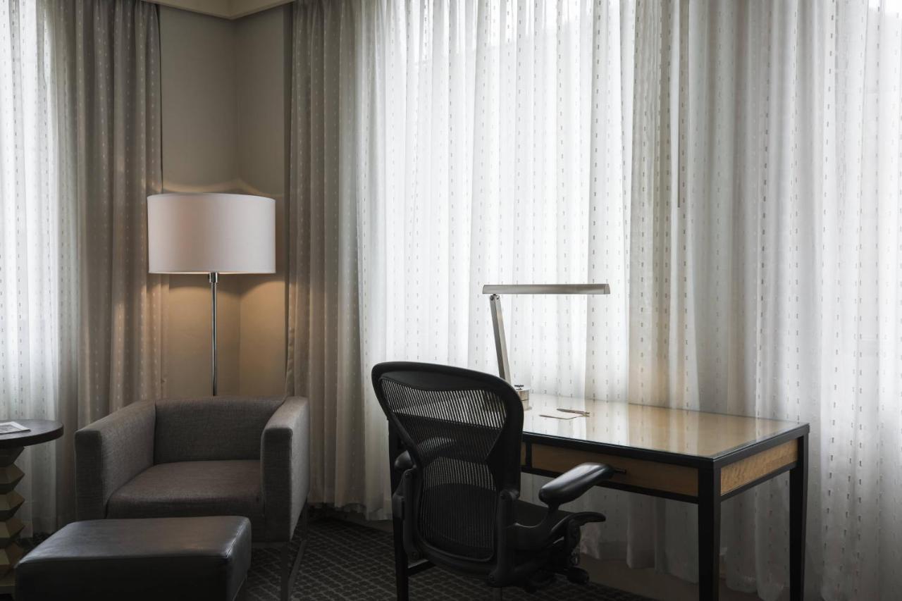 Renaissance New Orleans Arts Warehouse District Hotel Bagian luar foto