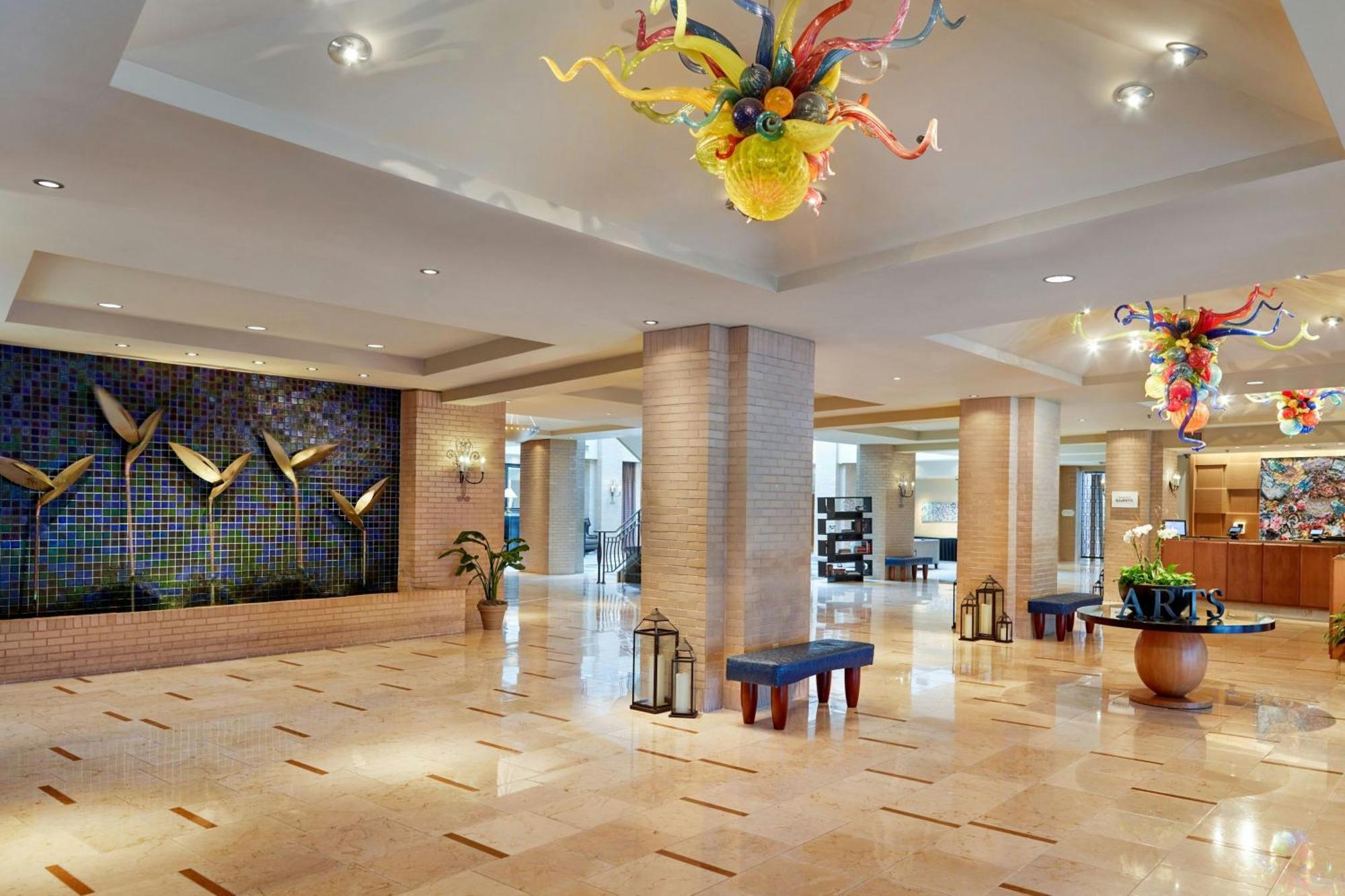 Renaissance New Orleans Arts Warehouse District Hotel Bagian luar foto