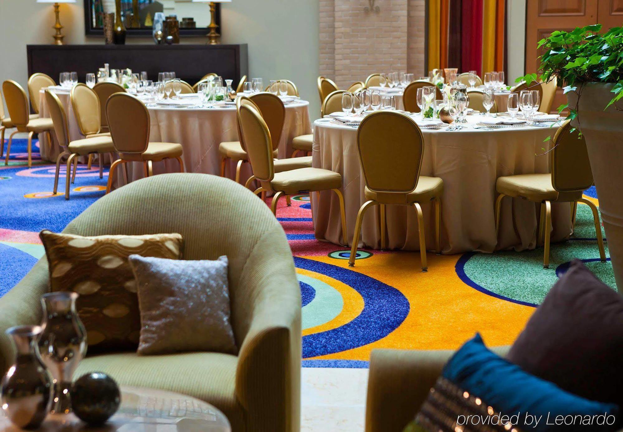 Renaissance New Orleans Arts Warehouse District Hotel Bagian luar foto