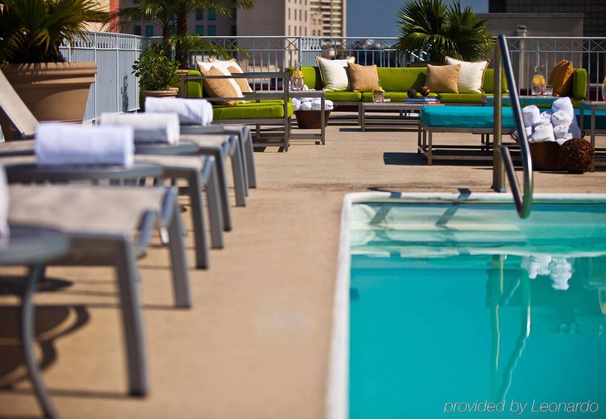 Renaissance New Orleans Arts Warehouse District Hotel Bagian luar foto
