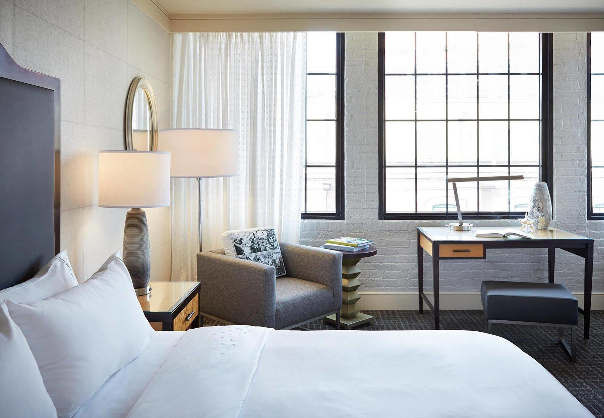 Renaissance New Orleans Arts Warehouse District Hotel Bagian luar foto